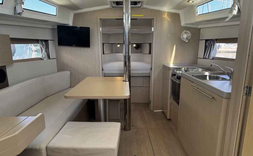 Oceanis 38.1