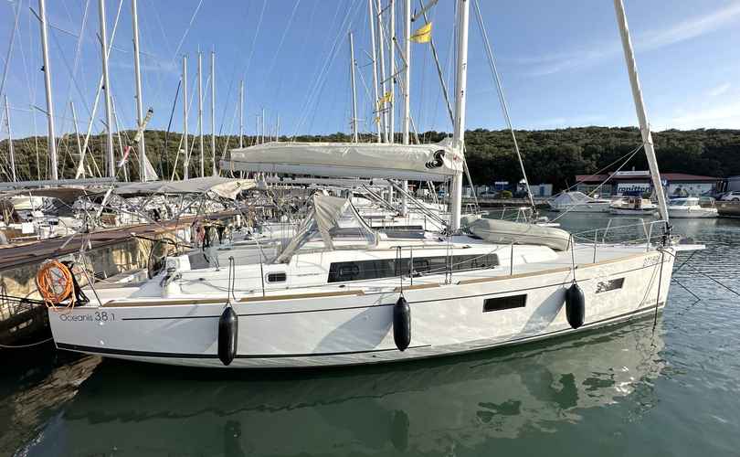 Oceanis 38.1