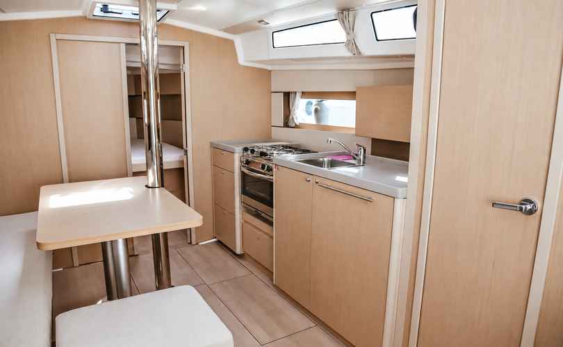 Oceanis 38.1