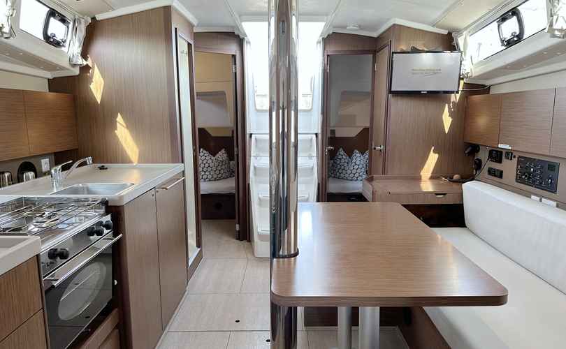 Oceanis 38.1