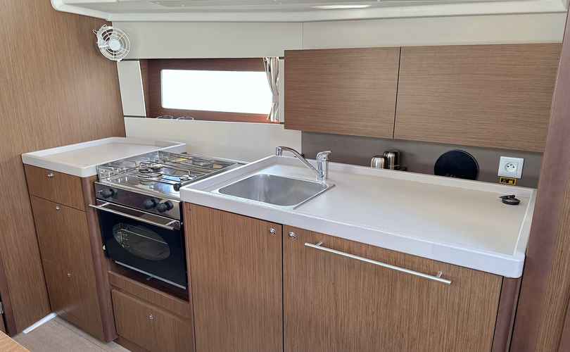 Oceanis 38.1