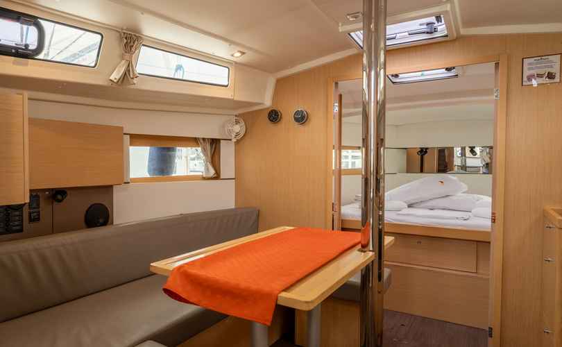 Oceanis 38.1
