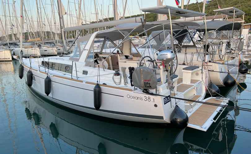 Photo Oceanis 38.1 (2023)