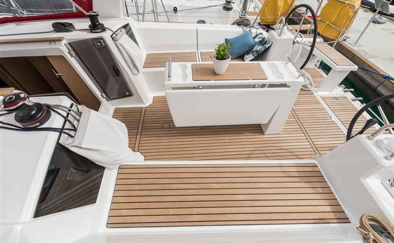 Oceanis 38.1