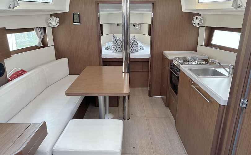 Oceanis 38.1