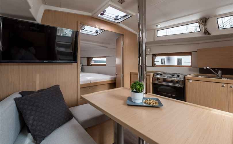 Oceanis 38.1
