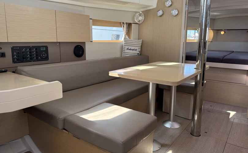 Oceanis 38.1