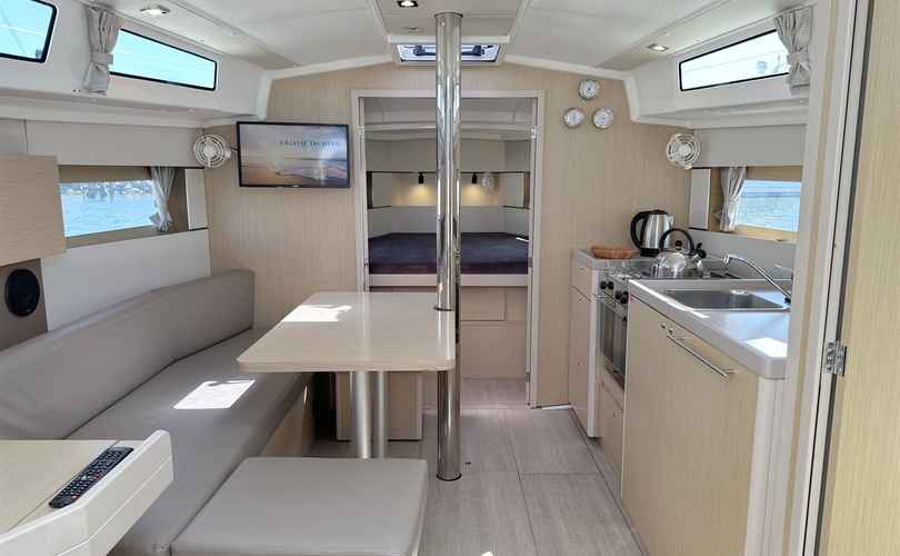 Oceanis 38.1