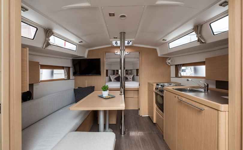 Oceanis 38.1