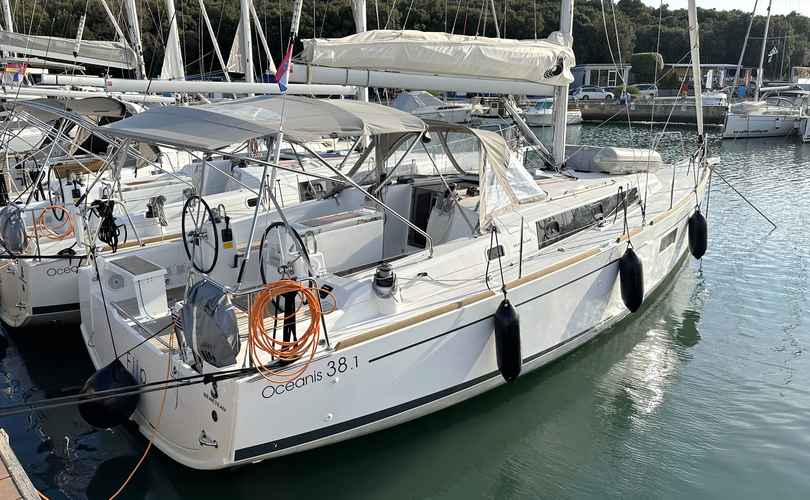 Oceanis 38.1