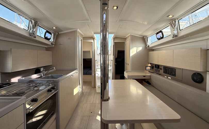 Oceanis 38.1