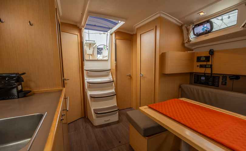 Oceanis 38.1