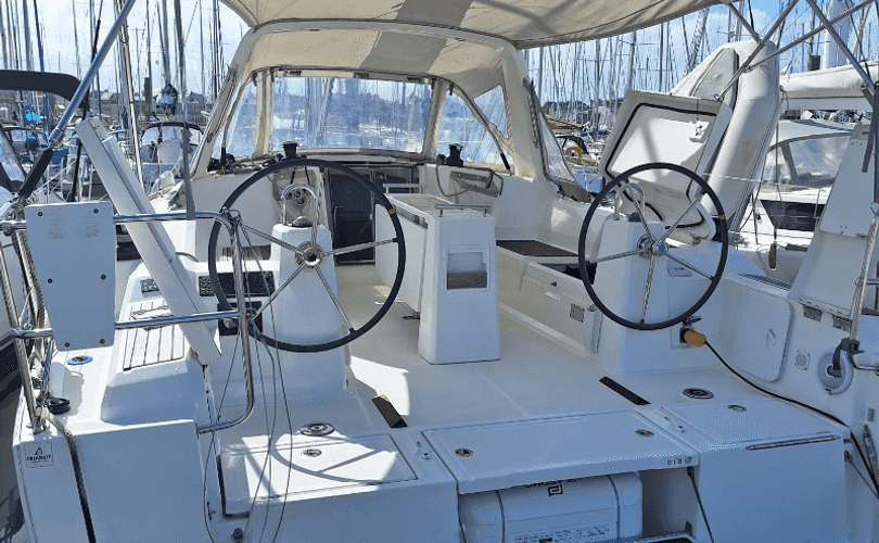 Oceanis 38