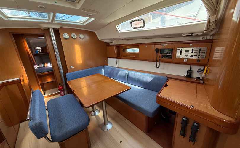 Oceanis 43
