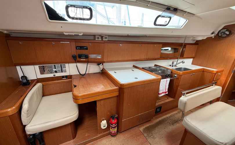 Oceanis 43