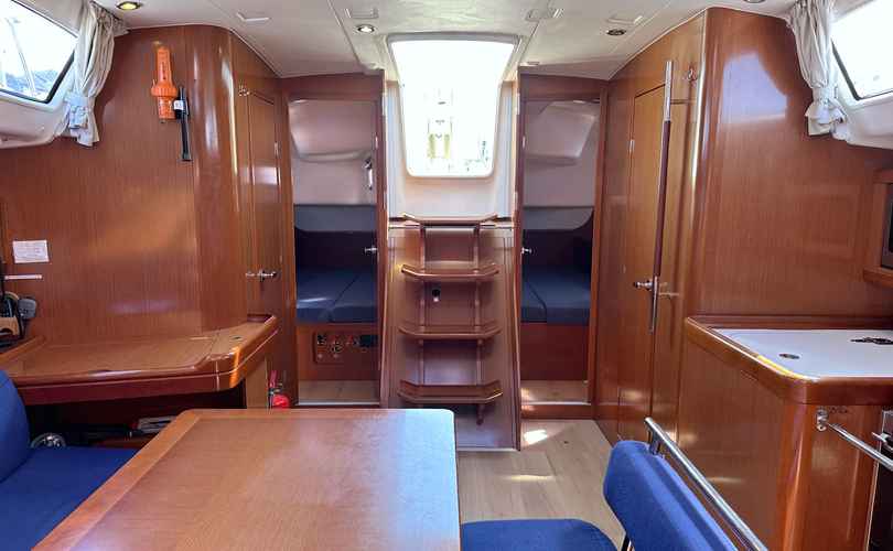 Oceanis 43