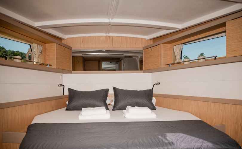 Oceanis 48