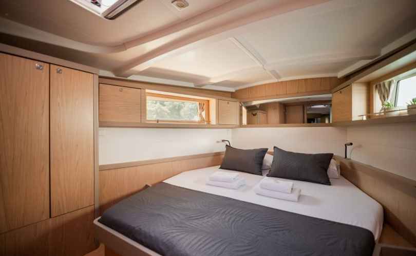 Oceanis 48