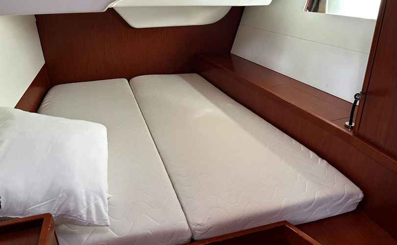 Oceanis 48