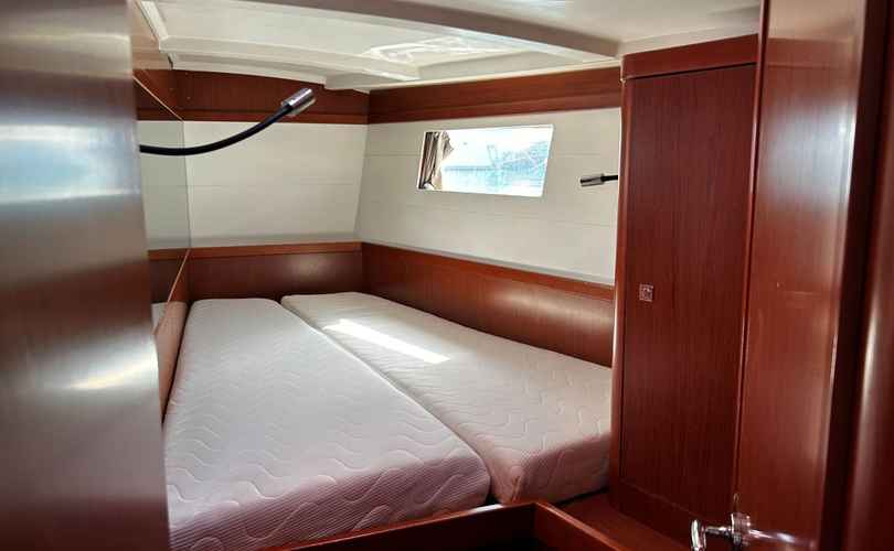 Oceanis 48