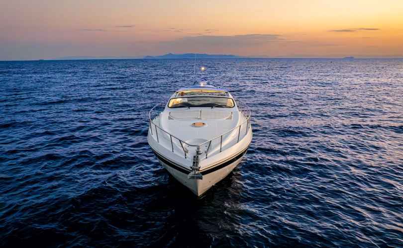 Pershing 52