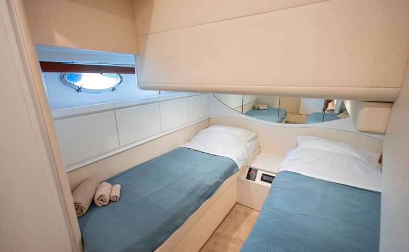 Pershing 52