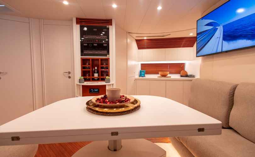 Pershing 52