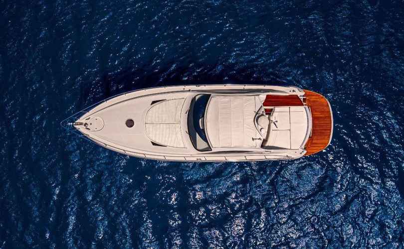 Pershing 52