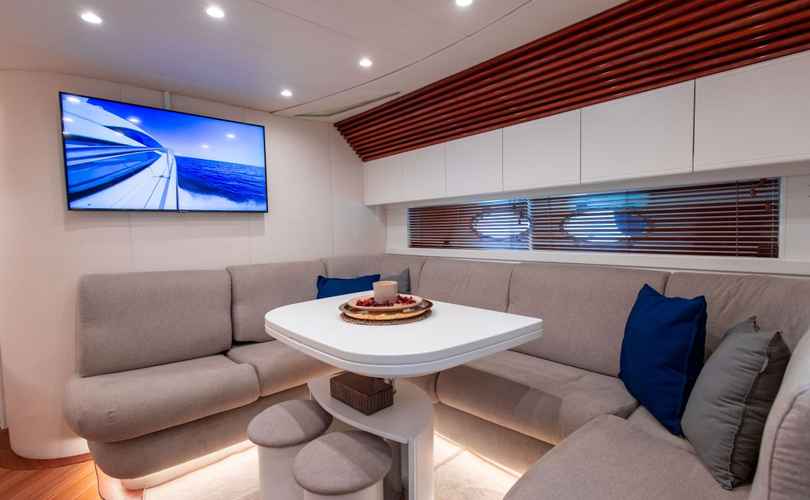 Pershing 52