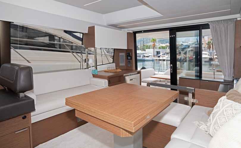 Photo Prestige 420 Fly (2025)