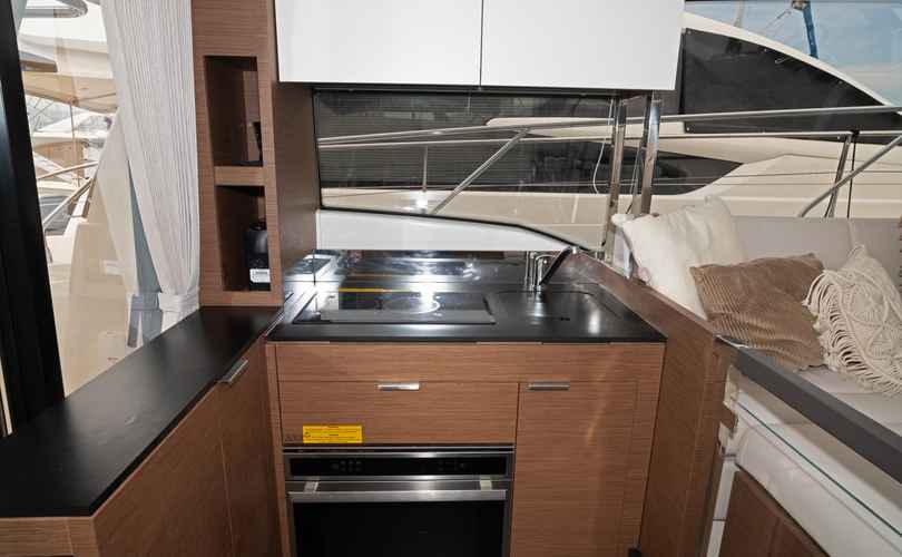 Photo Prestige 420 Fly (2025)