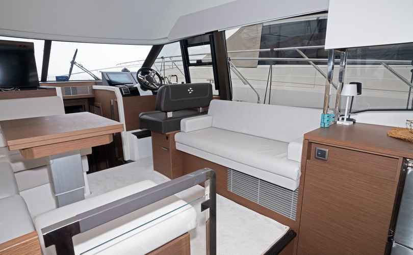 Photo Prestige 420 Fly (2025)