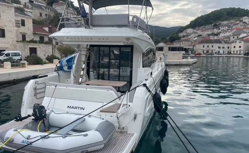 Photo Prestige 420 Fly (2025)