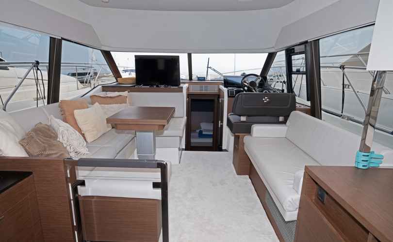 Photo Prestige 420 Fly (2025)