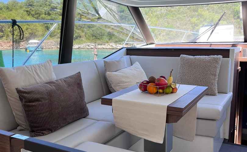 Photo Prestige 420 Fly (2025)