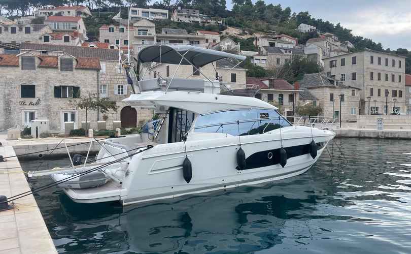 Photo Prestige 420 Fly (2025)