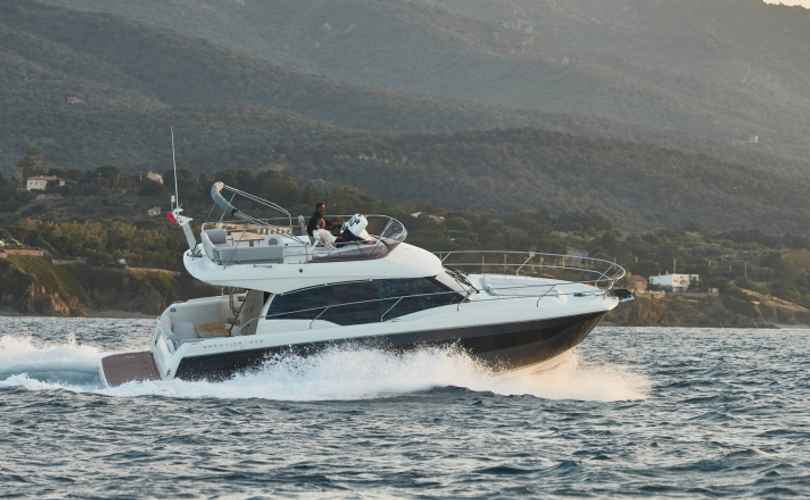 Photo Prestige 420 Fly (2025)