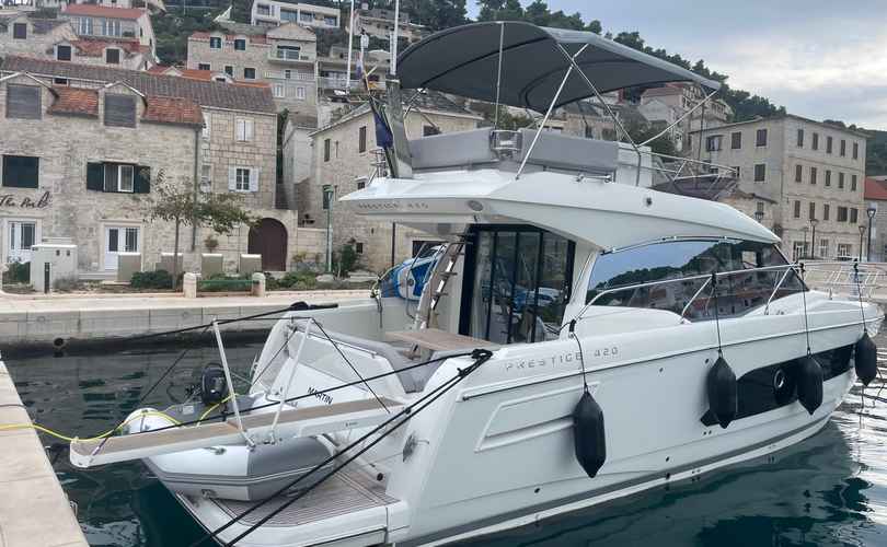 Photo Prestige 420 Fly (2025)