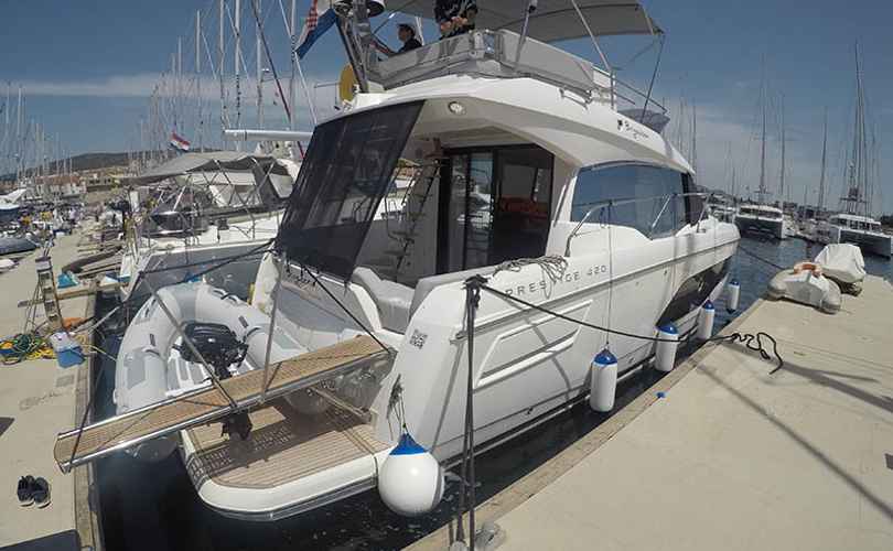 Photo Prestige 420 Fly (2022)