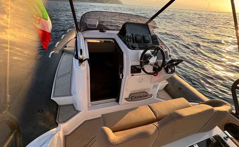 Cayman 28.0 Executive