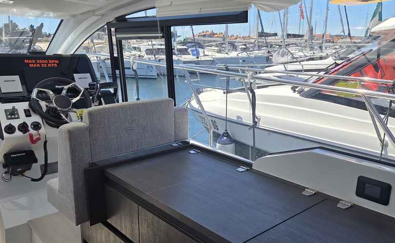 Photo Sealine C335 (2024)