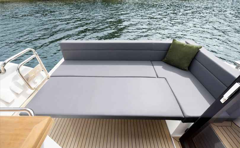 Photo Sealine C335 (2024)