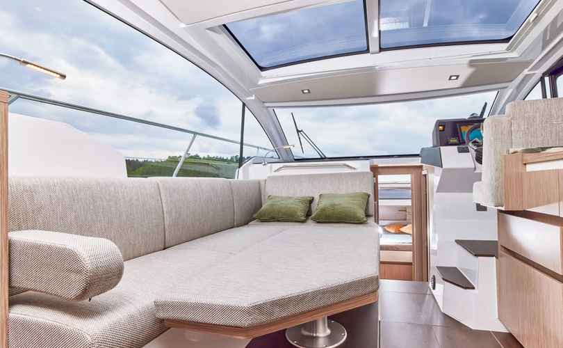 Photo Sealine C335 (2024)