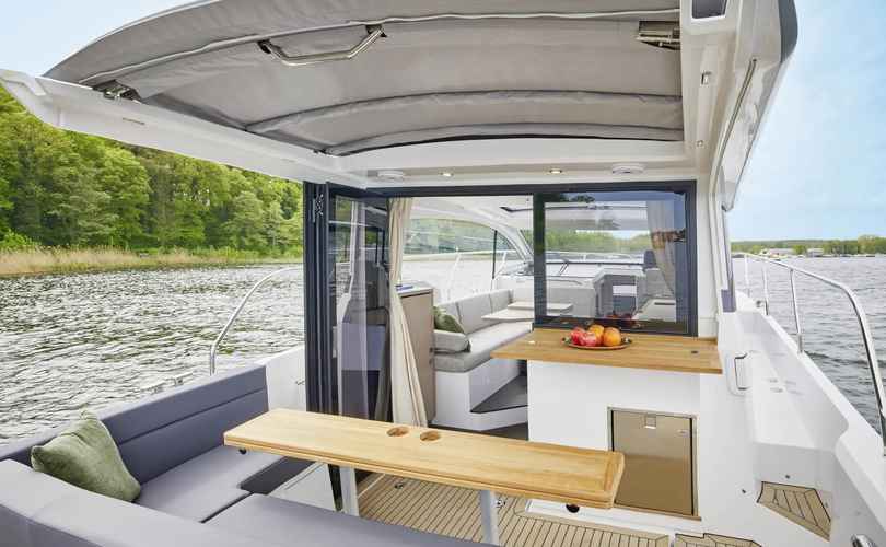 Photo Sealine C335 (2024)