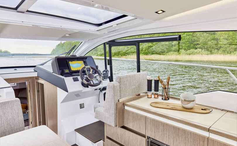 Photo Sealine C335 (2024)