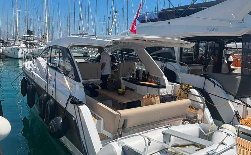 Photo Sealine S335 (2026)
