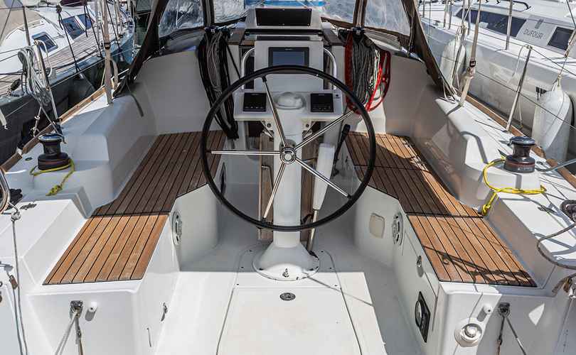 Sun Odyssey 319
