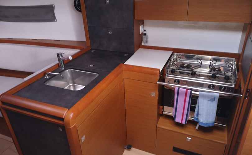 Sun Odyssey 349