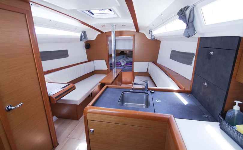 Sun Odyssey 349