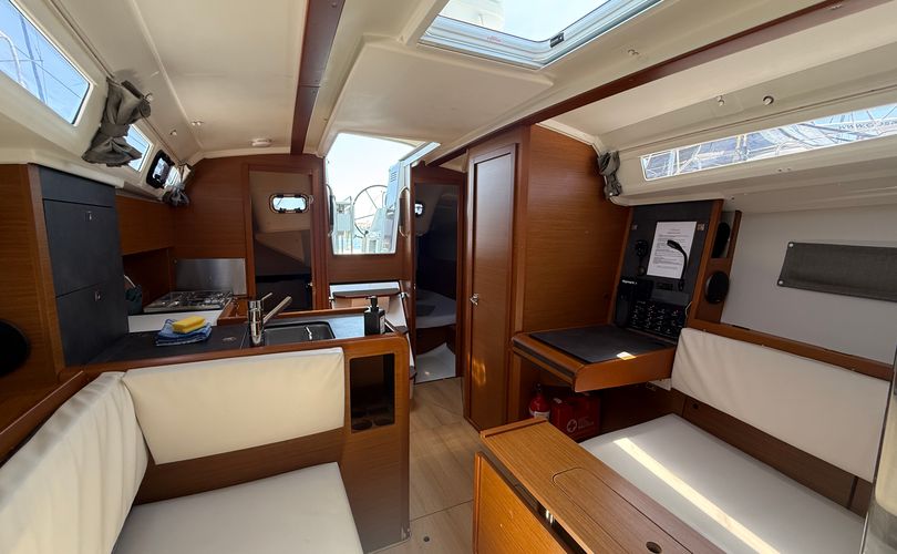 Sun Odyssey 349